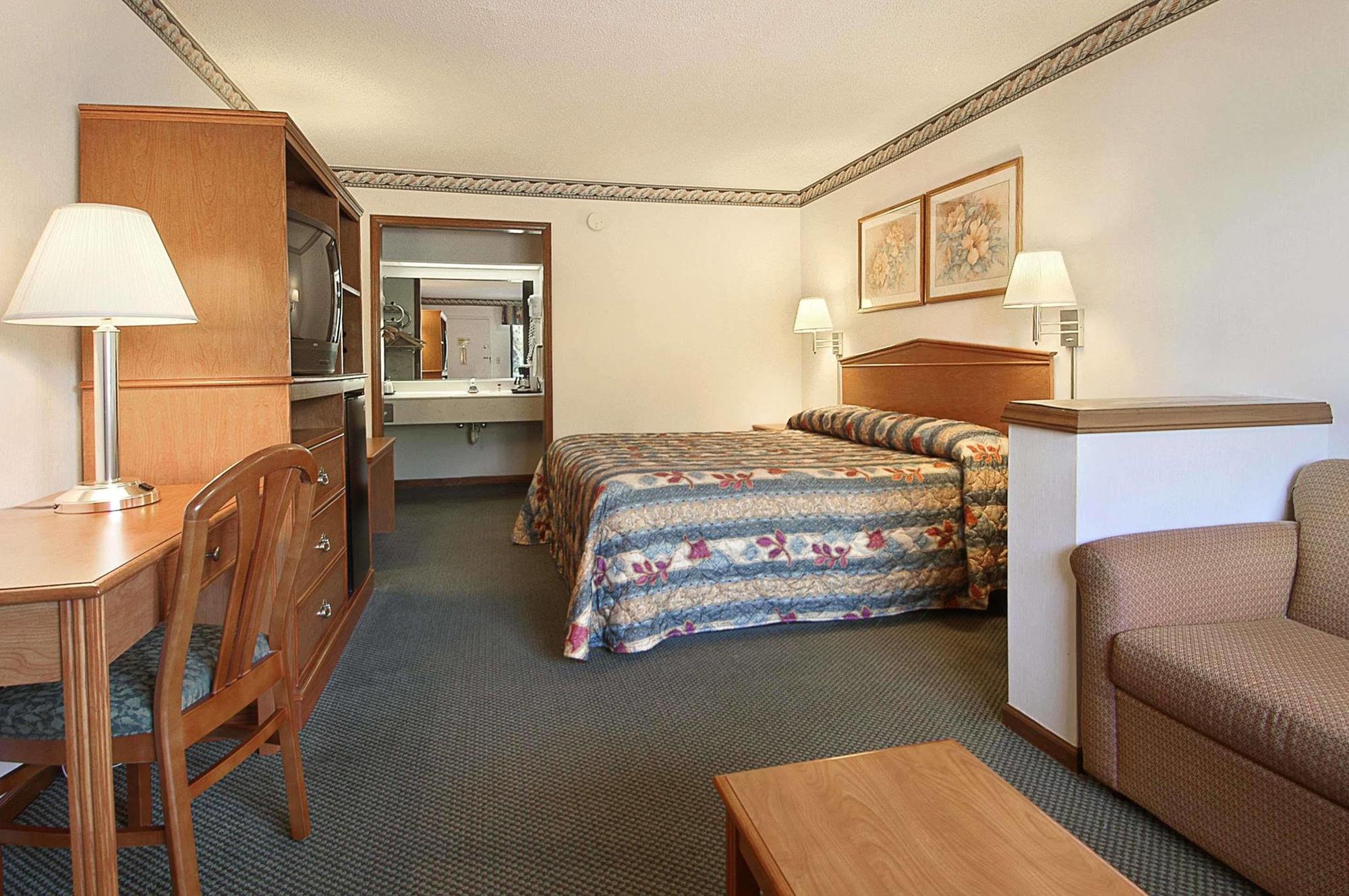 Motel Super 8 By Wyndham Burlington Nc Esterno foto
